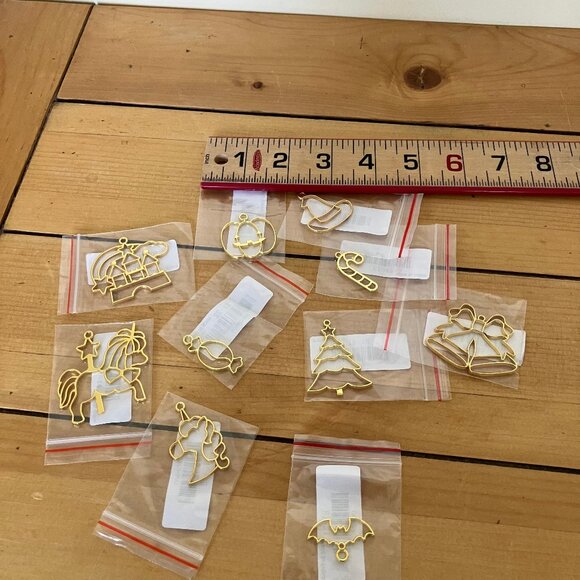 Craft Bezels for Resin Jewelry Unicorn Xmas Halloween Shapes Lot of 10 Gold-tone - Picture 4 of 4